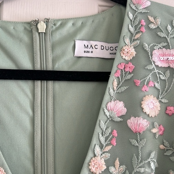 MAC DUGGAL EMBROIDERED V NECK CAP SLEEVE FLORAL APPLIQUÉ MIDI DRESS - SAGE - NEW - Picture 5 of 9